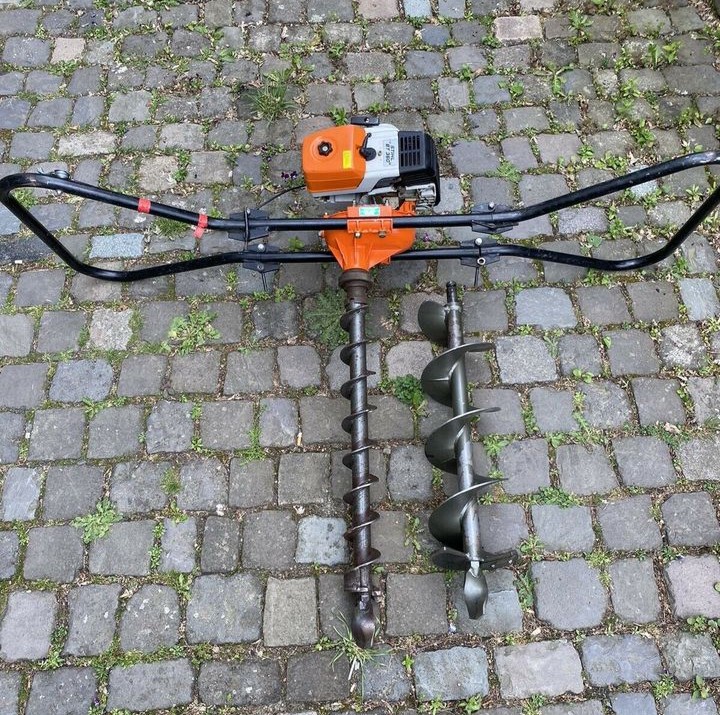 Zweimann-Erdbohrer